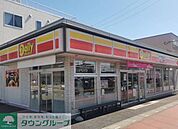 デイリーヤマザキ籠原駅前店 徒歩8分。 580m