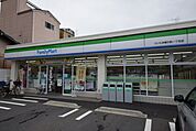 ファミリーマートさいたま櫛引町一丁目店 徒歩12分。コンビニ 890m