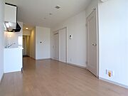 ナチュラル調フローリングが綺麗なリビング 301流用