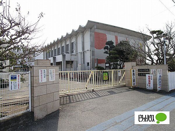 画像28:小学校「松茂町立喜来小学校まで1581m」