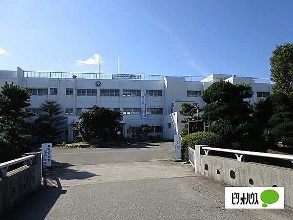 画像20:中学校「松茂町立松茂中学校まで2415m」