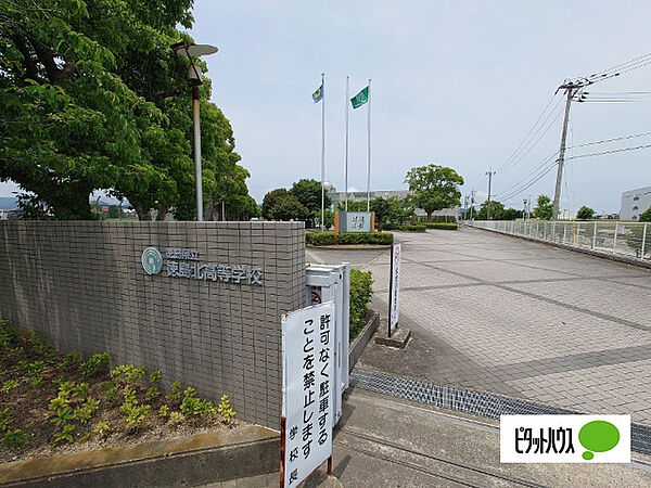 画像23:高校「徳島県立徳島北高校まで1752m」