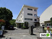 小学校「鳴門市立黒崎小学校まで833m」