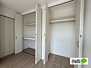2F洋室収納