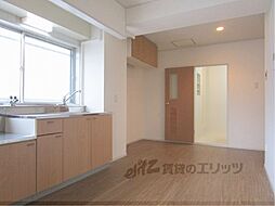 シャトル松尾 3階1LDKのリビング/ダイニング