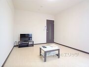 家具付きのお部屋です。