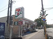 セブンイレブン　京都上久世店まで330メートル