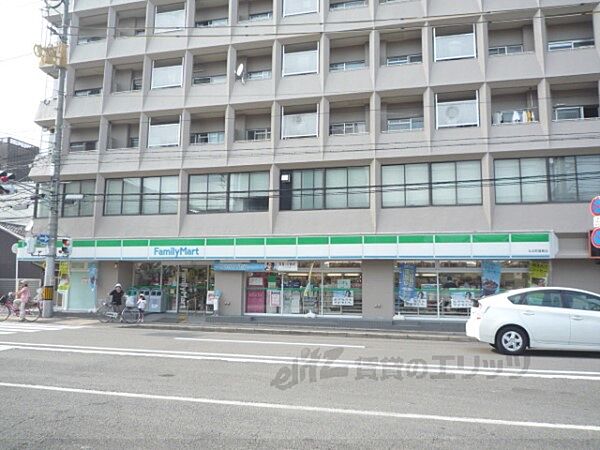 画像24:ファミリーマート　丸太町猪熊店まで550メートル