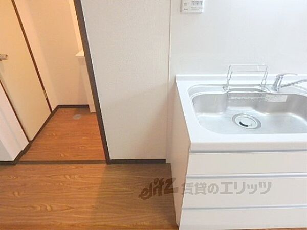 画像20:洗濯機置場