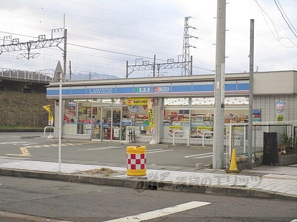 画像22:ローソン　近江高島駅前店まで200メートル