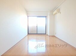 京都地下鉄東西線 石田駅 徒歩5分の賃貸マンション 3階1Kのリビング/ダイニング