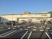 ダックス　山科大塚店まで800メートル