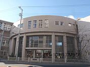 朱雀第一小学校まで350メートル