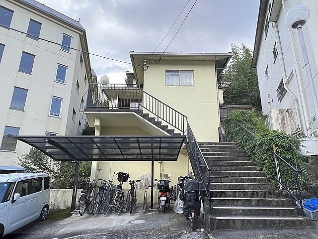 2 / 10