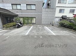 8 / 9