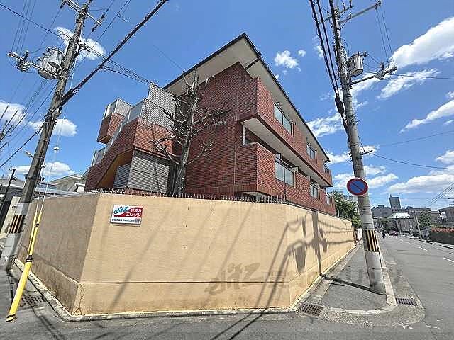 6 / 10