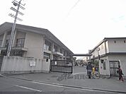 上高野小学校まで900メートル