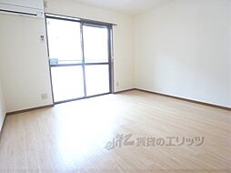 京都市営烏丸線 北大路駅 バス9分 建勲神社前下車 徒歩5分の賃貸アパート 1階ワンルームのリビング/ダイニング