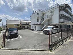 11 / 16