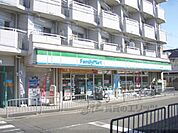 ファミリーマート　竹田駅前店まで300メートル