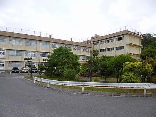 画像22:新潟市立五十嵐中学校(1、952m)