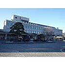 役所「大町市役所まで121ｍ」