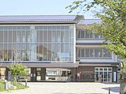 金田小学校まで1900メートル