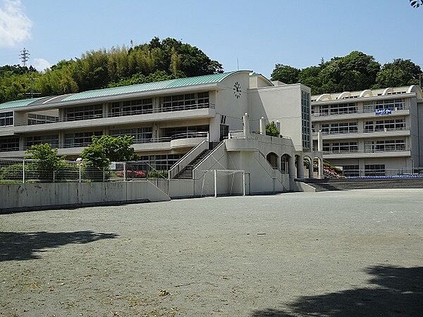 画像29:小学校「小田原市立大窪小学校まで2009m」
