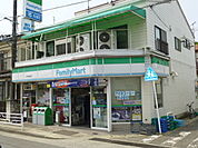 コンビニ「ファミリーマート小田原蛍田店まで330m」
