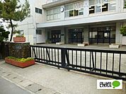 中学校「小田原市立泉中学校まで1227m」
