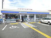 コンビニ「ローソン鴨宮店まで245m」