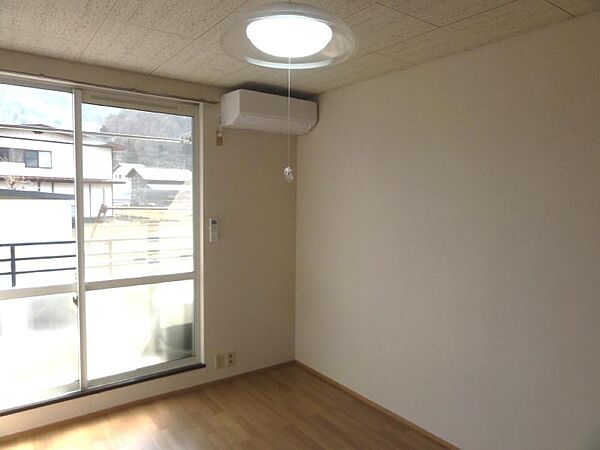 apartment 山形県上山市金生東1丁目
物件地図