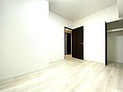 明るい洋室です