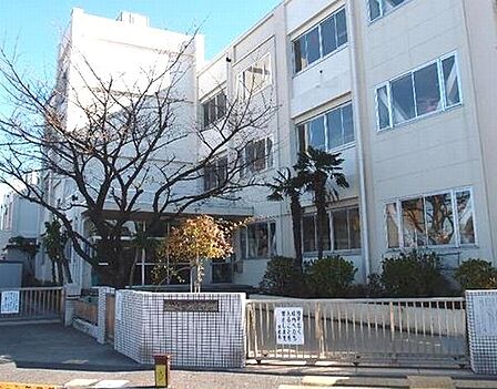 小学校「江戸川区立本一色小学校まで640m」