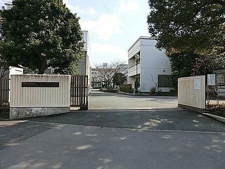 中学校「浦安市立浦安中学校まで800m」