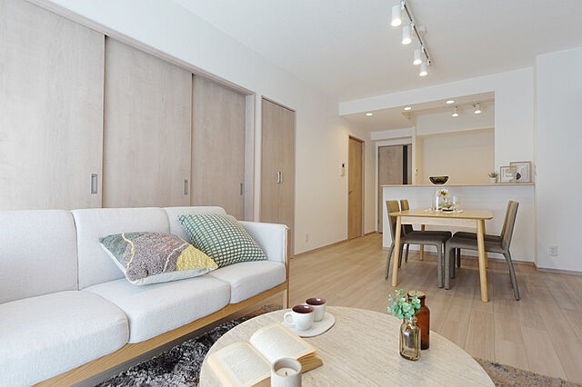 リビング/ダイニング ファミール平針 2階/201