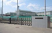 仙台市立長町中学校 徒歩9分。 650m