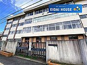 仙台市立上杉山中学校 徒歩9分。 720m