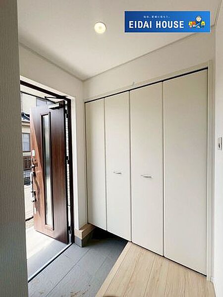 玄関を拡大表示