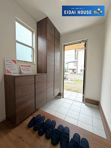 玄関を拡大表示