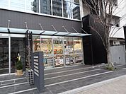 コンビニ「セブンイレブンまで1m」