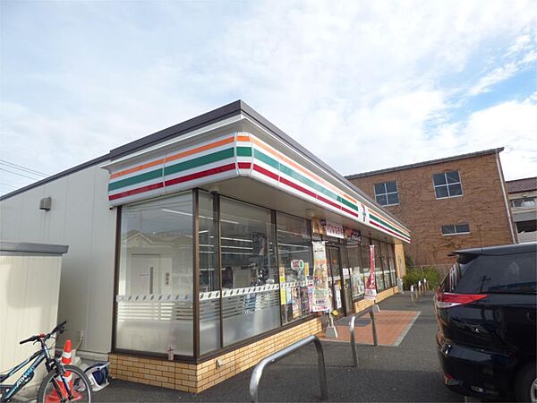 画像22:セブンイレブン 川口東領家2丁目店（573m）