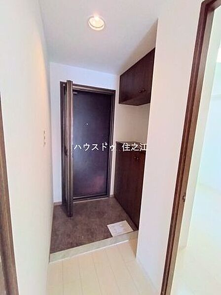 散らかりがちな玄関もスッキリの玄関収納付