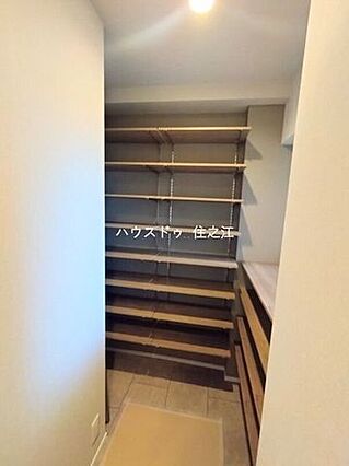たっぷり収納が...