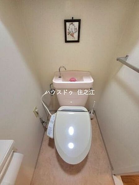 温水洗浄便座付きトイレ