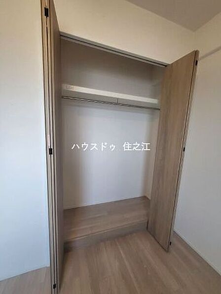 全室に収納がございますのでお部屋の中がスッキリ片付きますよ