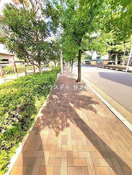 ★建物と前面道路の間には歩道がございますのでお子様も安心通学♪