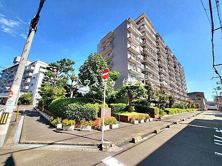 ★建物と前面道路の間には歩道がございますのでお子様も安心通学♪