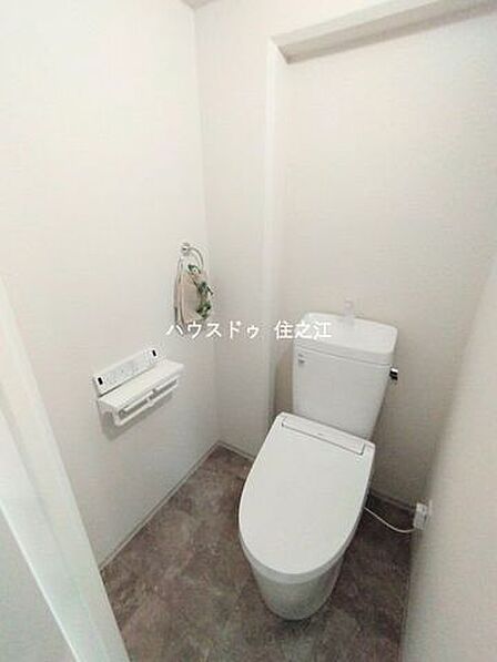 温水洗浄便座付きトイレ