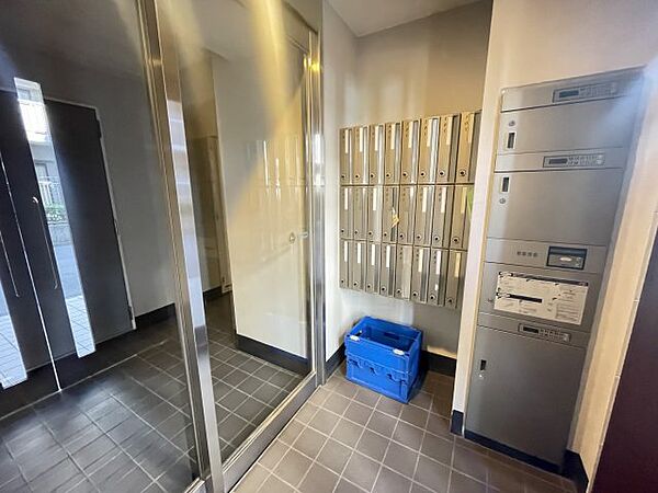 ヴェルト川口並木